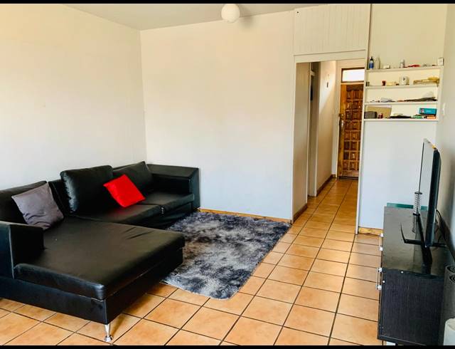 2 BEDROOM FLAT FOR SALE IN VANDERBIJLPARK CE 1
